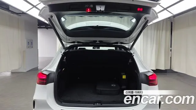 Mercedes-Benz EQA — Фото автомобиля 17