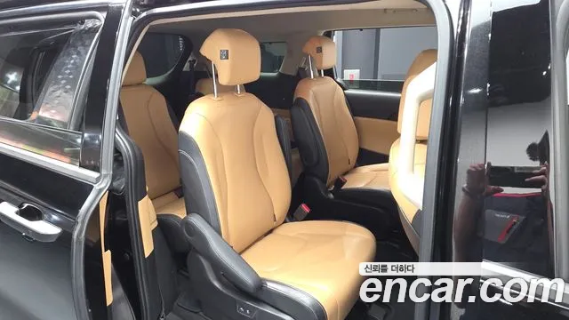 Kia Carnival Generation 4 — Фото автомобиля 18