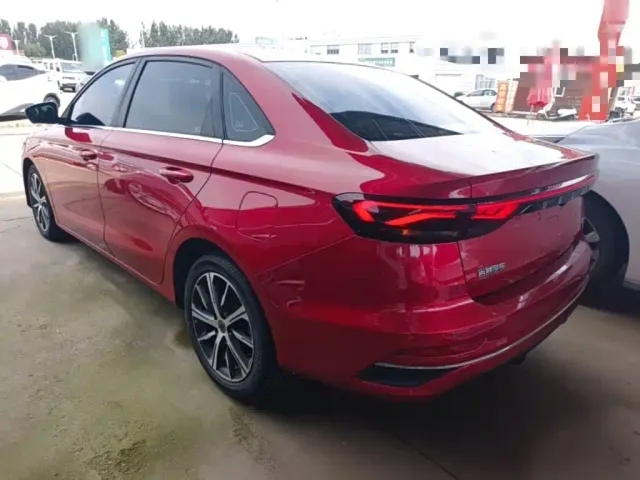 Geely Emgrand — Фото автомобиля 4