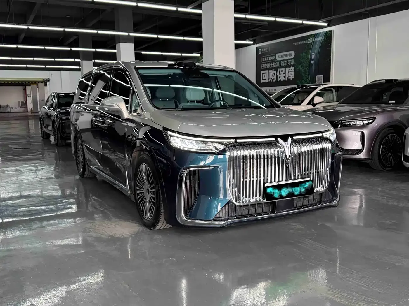 Voyah Auto Voyah Dreamer 2025 PHEV AWD Flagship Qian Kun Edition — Фото автомобиля 3