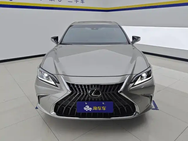Lexus ES — Фото автомобиля 2