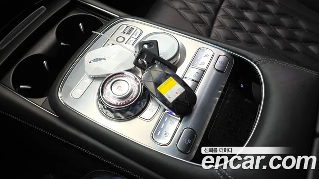 Genesis G90 Бензин 3.5 Turbo e-S/C AWD LWB — Фото автомобиля 9