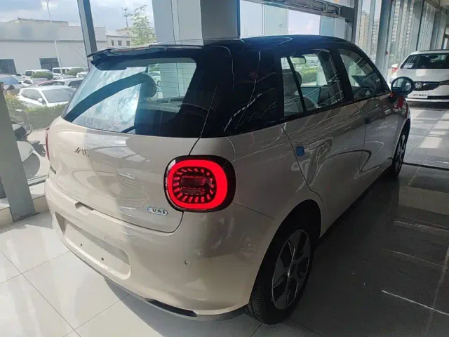 JAC Yiwei 3 — Фото автомобиля 6
