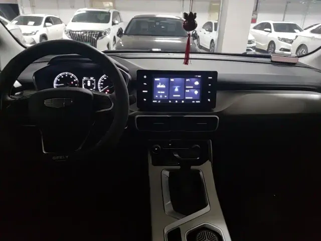Geely Binyue — Фото автомобиля 12