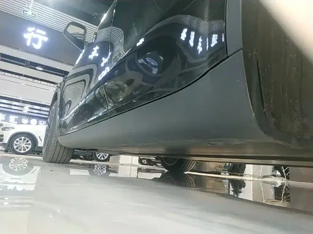 Tesla Model Y — Фото автомобиля 21