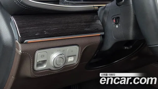 Mercedes-Benz GLE-Class — Фото автомобиля 24