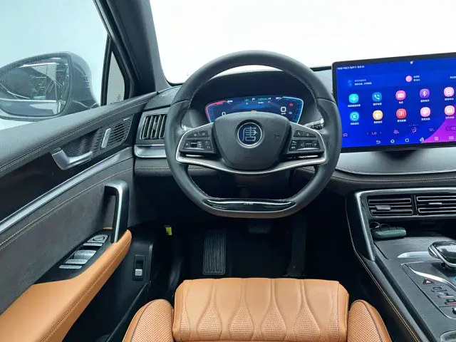 BYD Tang — Фото автомобиля 22