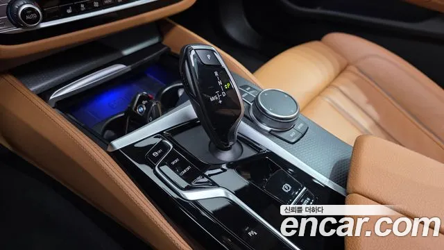BMW 5 Series G30 — Фото автомобиля 12