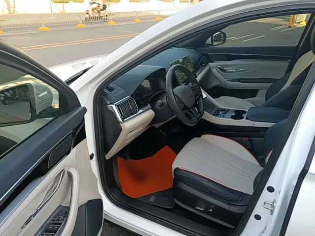 BYD Song PLUS — Фото автомобиля 15