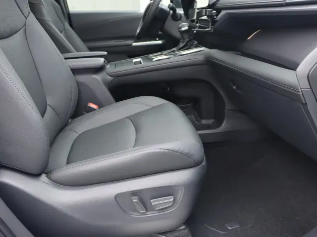 Toyota Sienna — Фото автомобиля 8