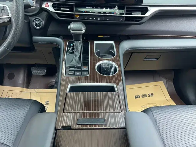 Toyota Granvia — Фото автомобиля 25