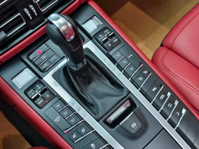 Porsche Macan — Фото автомобиля 14