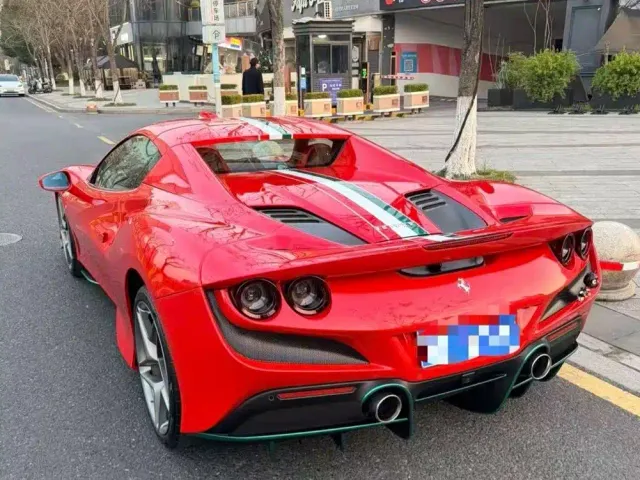 Ferrari Ferrari F8 2020 Spider 3.9T V8 — Фото автомобиля 3