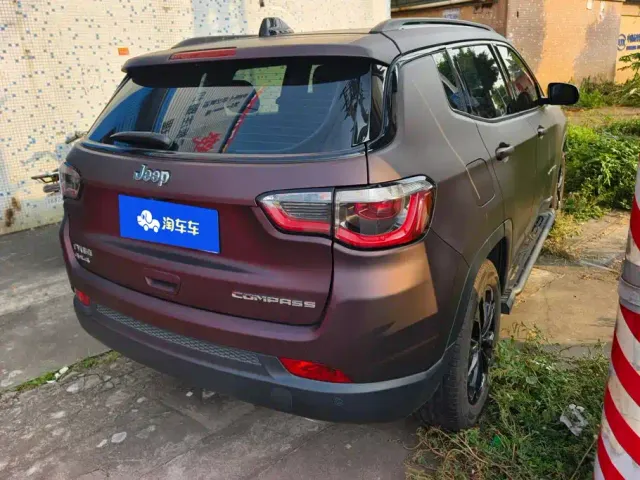 Jeep Compass — Фото автомобиля 3