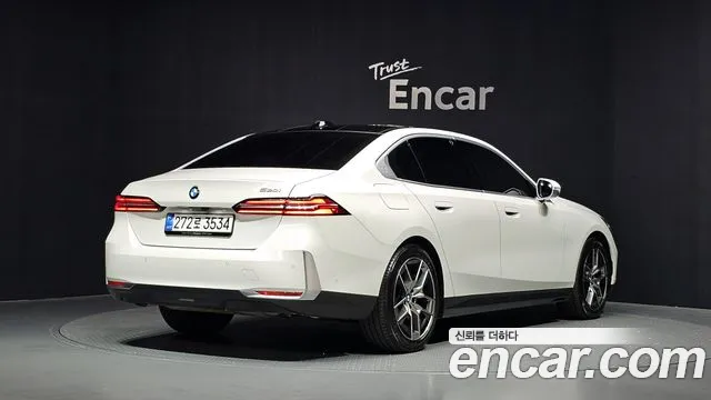 BMW 5 Series G60 — Фото автомобиля 2
