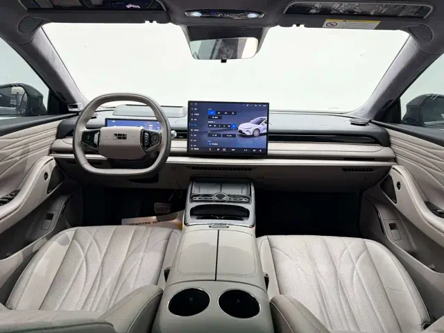 Geely Galaxy Xingyao 8 — Фото автомобиля 16