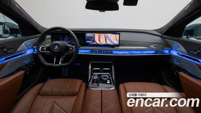 BMW i7 G70 — Фото автомобиля 7