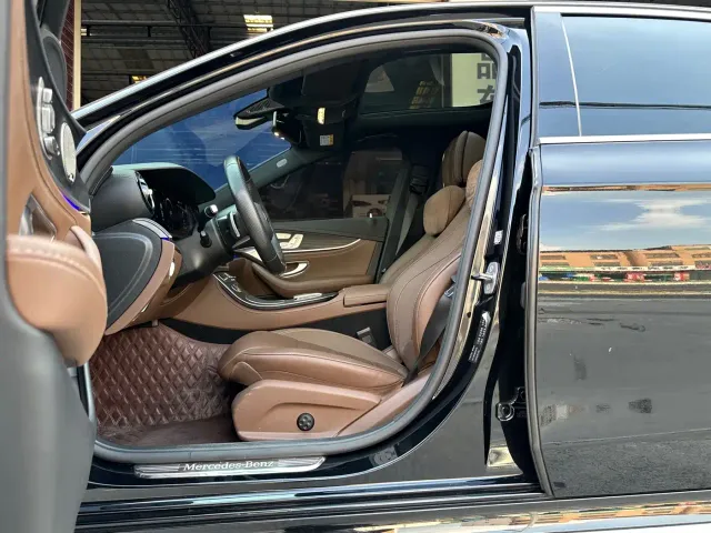 Mercedes-Benz E-Class — Фото автомобиля 8