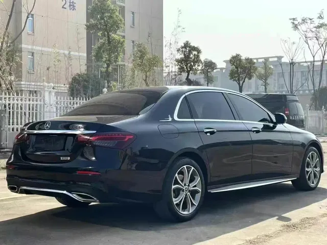 Mercedes-Benz E-Class — Фото автомобиля 7