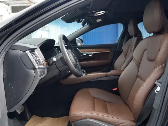 Volvo S90 — Фото автомобиля 4