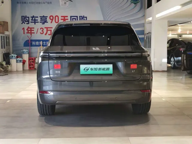 Li Auto L7 — Фото автомобиля 8