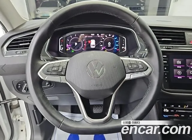 Volkswagen Tiguan — Фото автомобиля 9