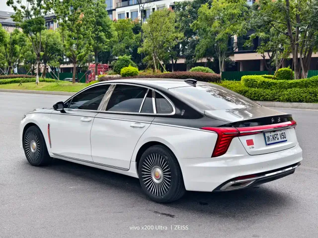 Hongqi H5 — Фото автомобиля 16