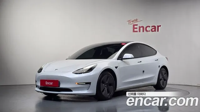 Фотография автомобиля — Tesla Model 3