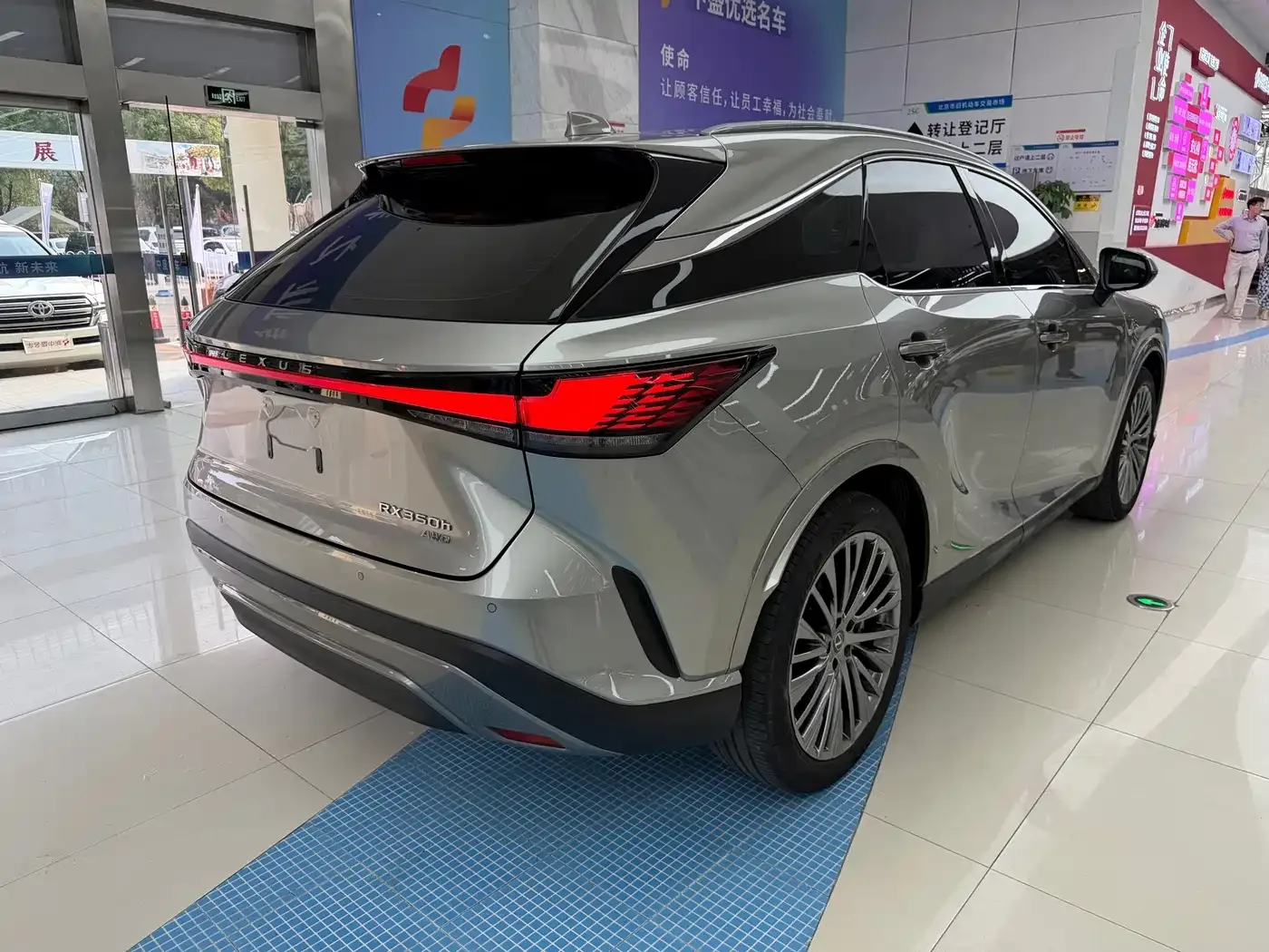 Lexus Lexus RX 2025 350h 4WD Premium Edition — Фото автомобиля 23