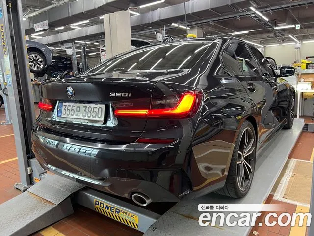 BMW 3-Series 3 серия (G20) 320i M Sport — Фото автомобиля 4