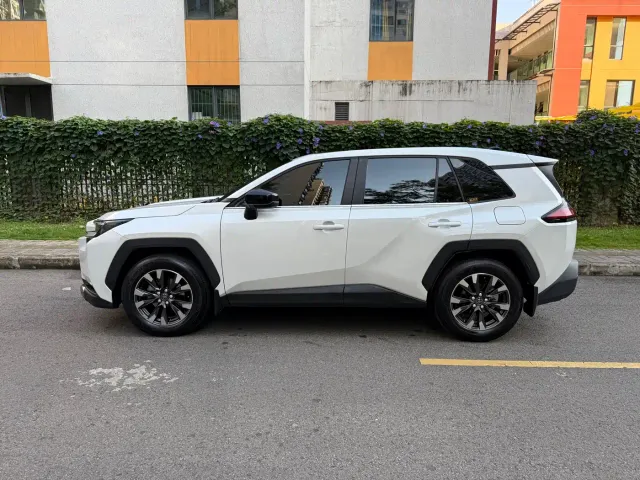 Toyota RAV4 — Фото автомобиля 6