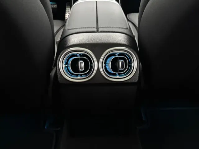 Mercedes-Benz C-Class — Фото автомобиля 21