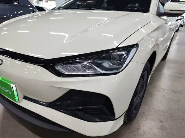 BYD e2 — Фото автомобиля 17