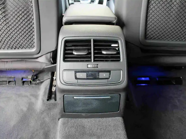 Audi A4L — Фото автомобиля 12