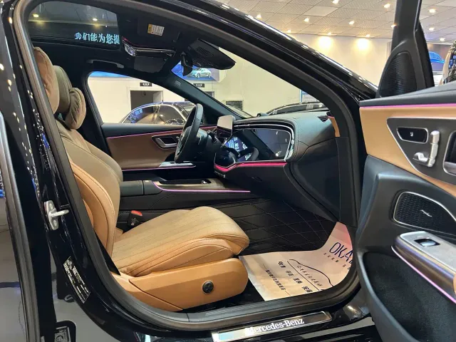Mercedes-Benz E-Class — Фото автомобиля 11