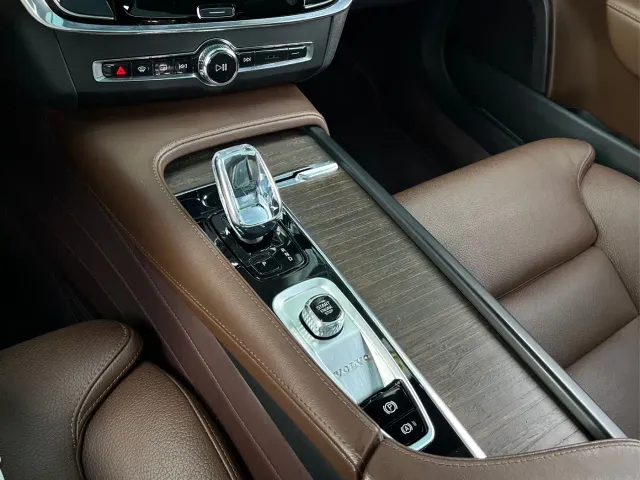 Volvo S90 — Фото автомобиля 11
