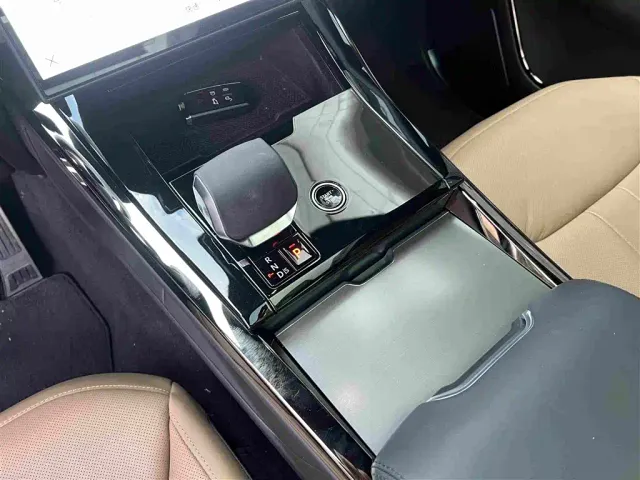 Land Rover Range Rover Sport — Фото автомобиля 8