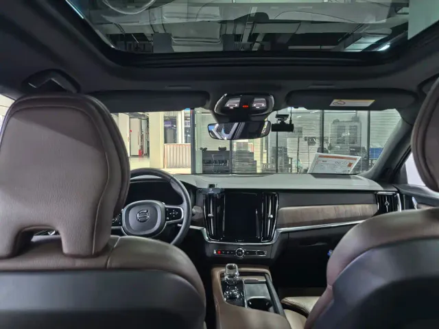 Volvo S90 — Фото автомобиля 8