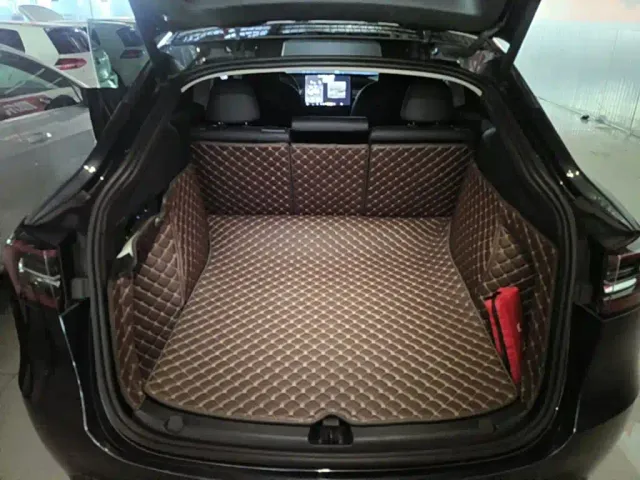Tesla Model Y — Фото автомобиля 18