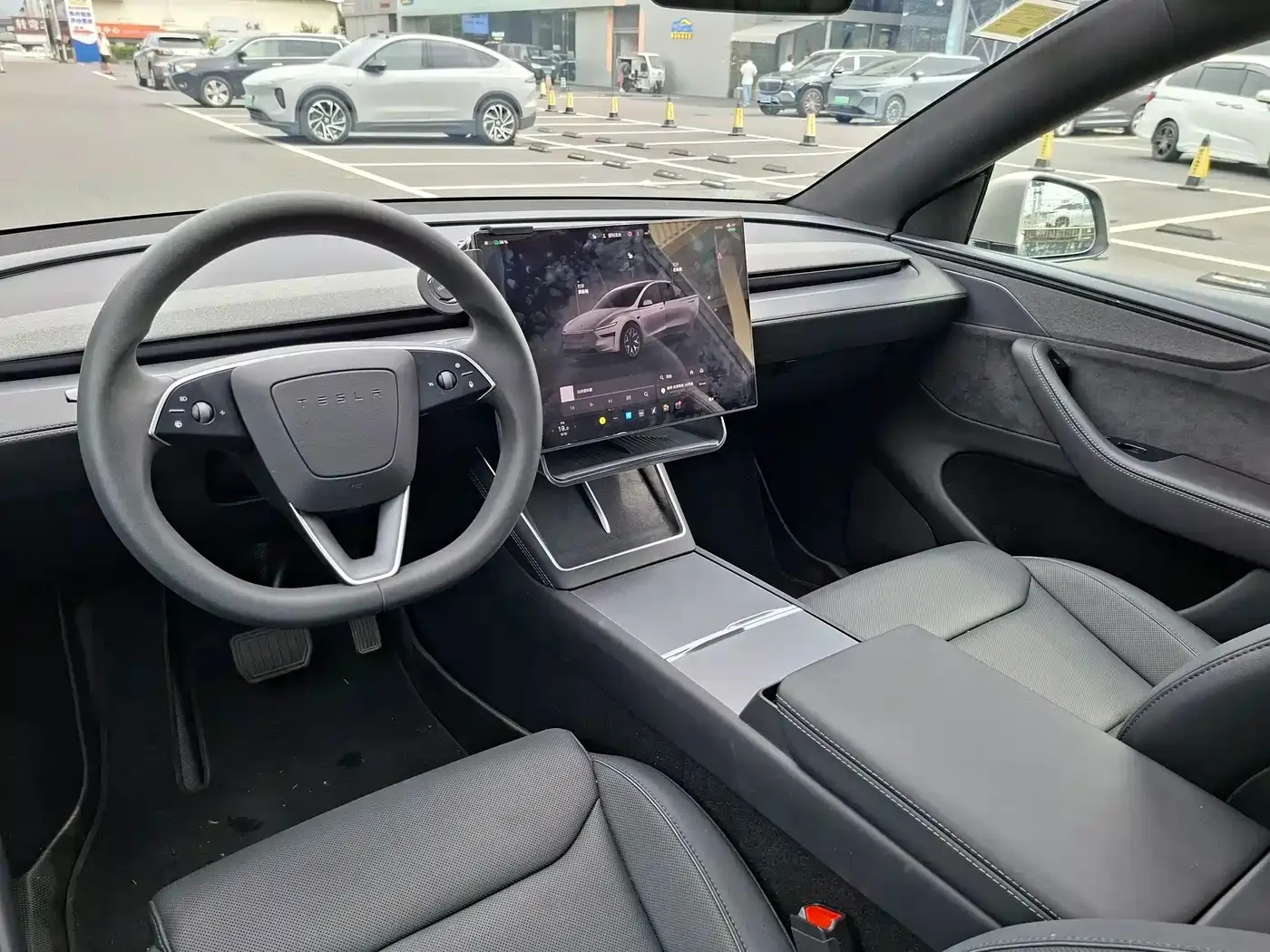 Tesla Model Y L 2025 Facelift Long Range AWD — Фото автомобиля 10