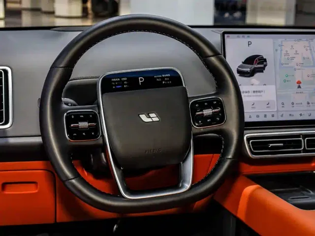 Li Auto L8 — Фото автомобиля 18