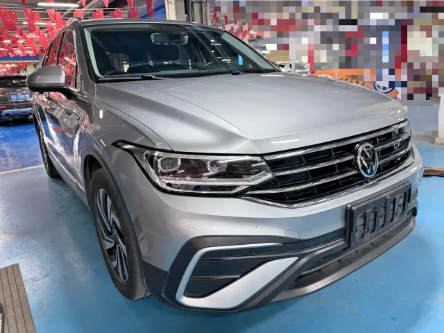 Volkswagen Tiguan L — Фото автомобиля 3