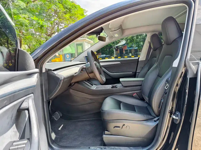Tesla Model Y — Фото автомобиля 6