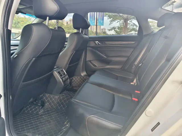 Honda Accord — Фото автомобиля 12