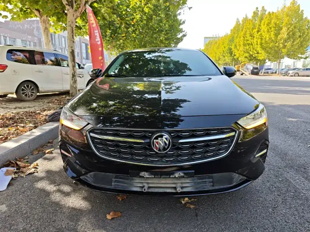 Buick Regal — Фото автомобиля 2