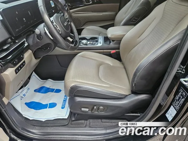 Kia Canival — Фото автомобиля 3