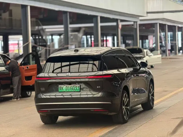 Nio ES8 — Фото автомобиля 12