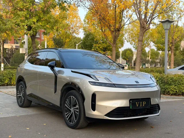 Lynk & Co 08 EM-P — Фото автомобиля 3