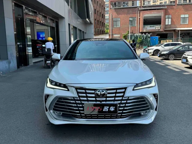 Toyota Avalon — Фото автомобиля 2