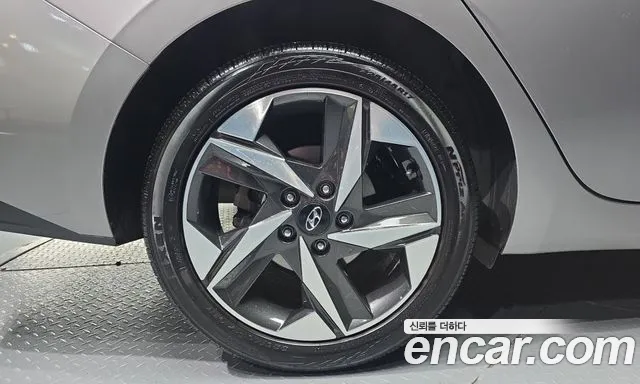 Hyundai Avante CN7 — Фото автомобиля 5